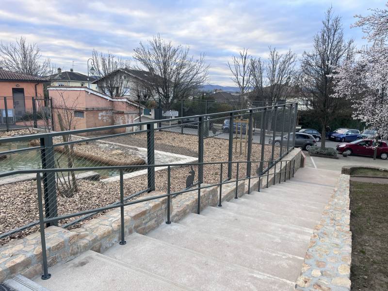 Fabrication et pose de mains courantes et garde-corps sur mesure à Limas (près de Villefranche-sur-Saône et Lyon