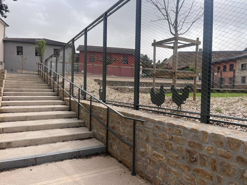 Fabrication et pose de mains courantes et garde-corps sur mesure à Limas (près de Villefranche-sur-Saône et Lyon