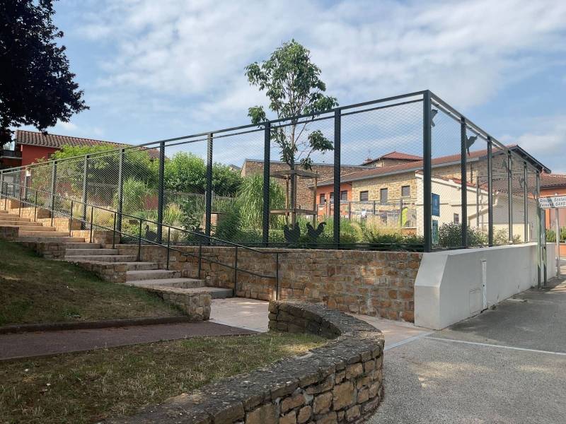 Fabrication et pose de mains courantes et garde-corps sur mesure à Limas (près de Villefranche-sur-Saône et Lyon