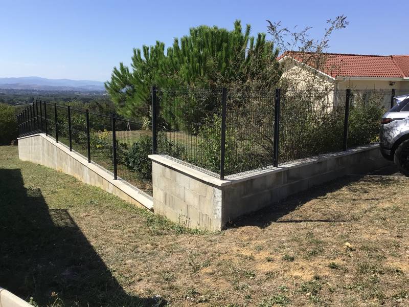 Entreprise experte en construction de mur de clôture vers Villefranche sur Saone