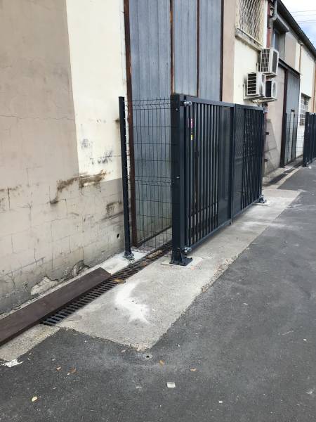 Raccord de portail double vantaux à Meyzieu près de Lyon
