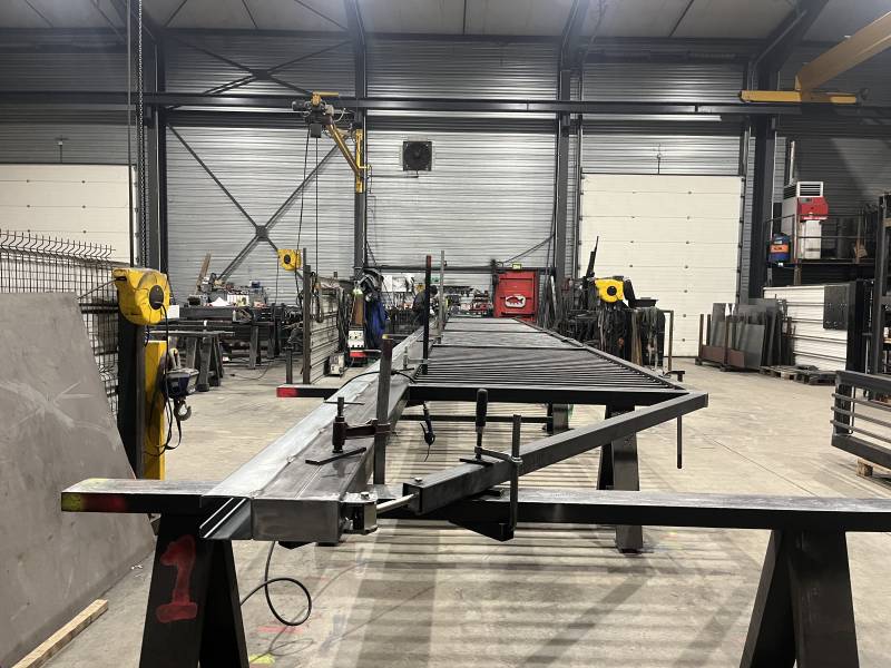 Fabrication en cours d’un portail coulissant autoportant motorisable – Secteur Villefranche-sur-Saône / Lyon