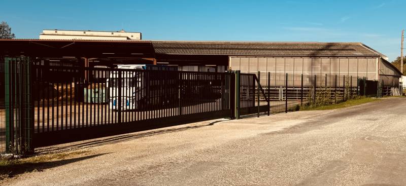 Fabrication et pose de portails autoportants motorisés sur mesure à la côte d'or