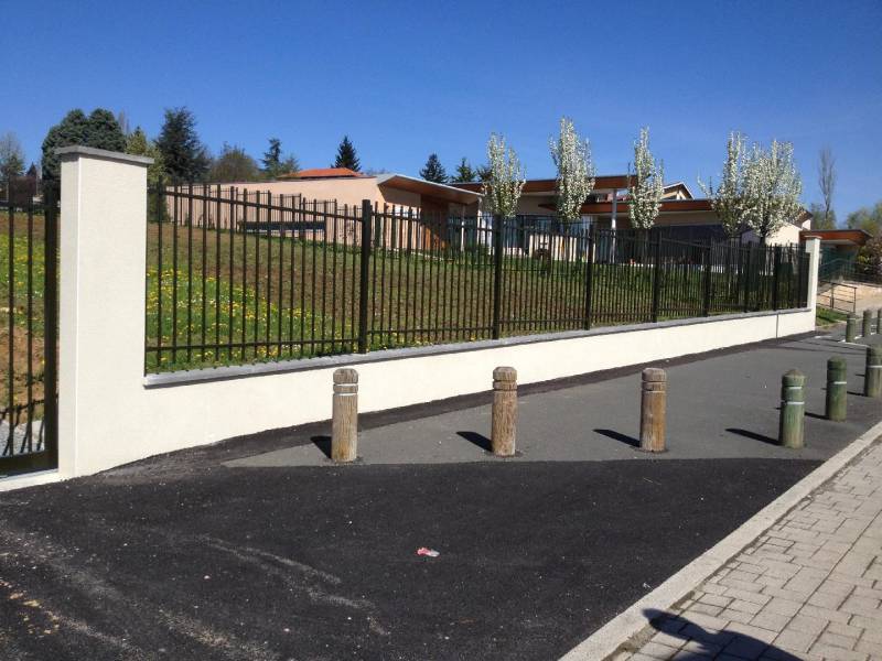 Réalisation du portail, du mur d’enceinte et de la clôture du cimetière paysager à Dardilly, proche de Lyon