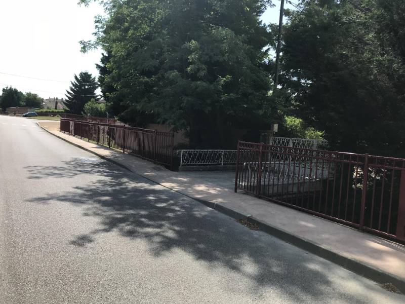 Fabrication et pose de clôture en barreaudage personnalisé à Jassans-Riottier