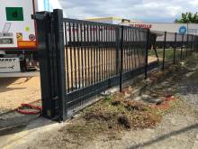 AM-BTP -  Fabrication d'un portail coulissant autoportant sur mesure pour un lotissement près de Vienne en Isère