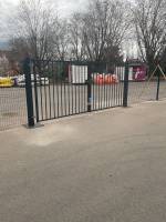 AM-BTP -  Combien coûte l’installation d’un portail électrique avec clôture grillagée pour parking professionnel près de Tarare 69170 ?